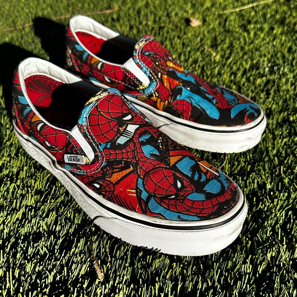 Vans x Marvel Low Slip On Spiderman Shoes Size 4.5M 6W NEW